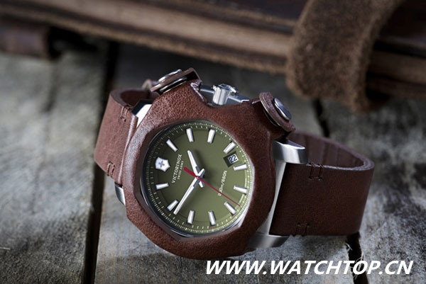 古董皮革 奢華軍用風(fēng)范   Victorinox 全新I.N.O.X.限量版腕表 Victorinox Swiss Army 瑞士維氏 新表預(yù)覽  第2張