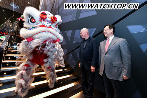 TAG Heuer泰格豪雅榮耀發(fā)布中國探月特別款腕表